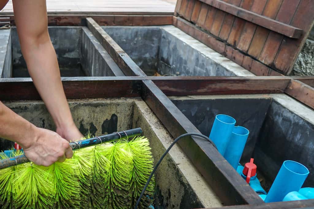 water recirculation systems for pond cleaning 